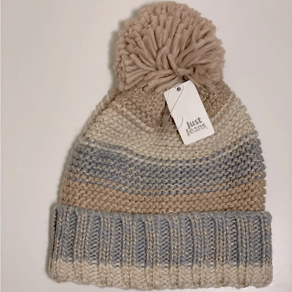 Perri Pom Beanie | NWT - Picture 9 of 9